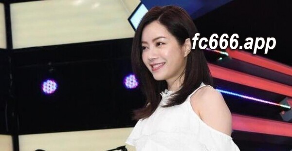 2024021412 永远的少女徐怀钰元宵节晒美照 清新造型引网友热议
