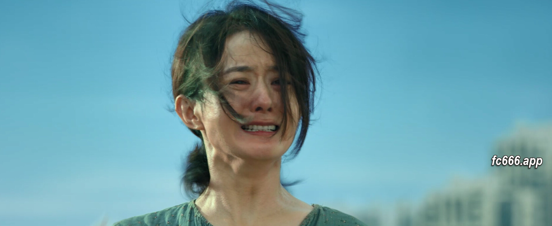 2024022111 《热辣滚烫》票房逆转，春节档争霸战新局面